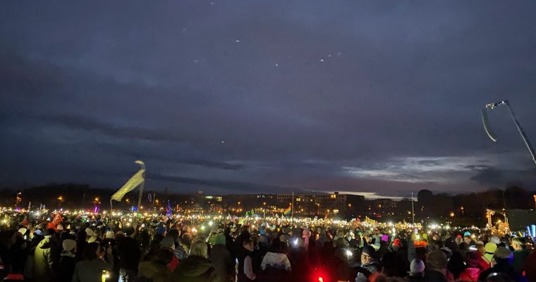 Ein Lichtermeer zur Entschlossenheit